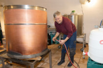 Adrian Gnos kommt vom Wädenswiler Bier nicht los