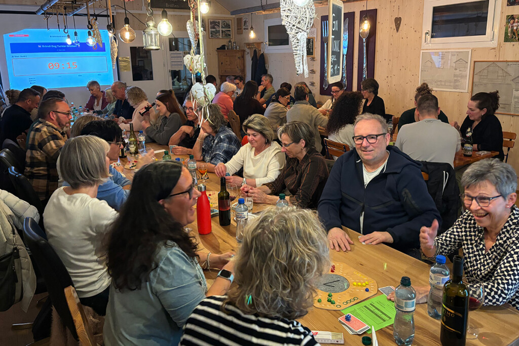 Eingefleischte«Brändi Dog»-Fans treffen sich zum Spiel