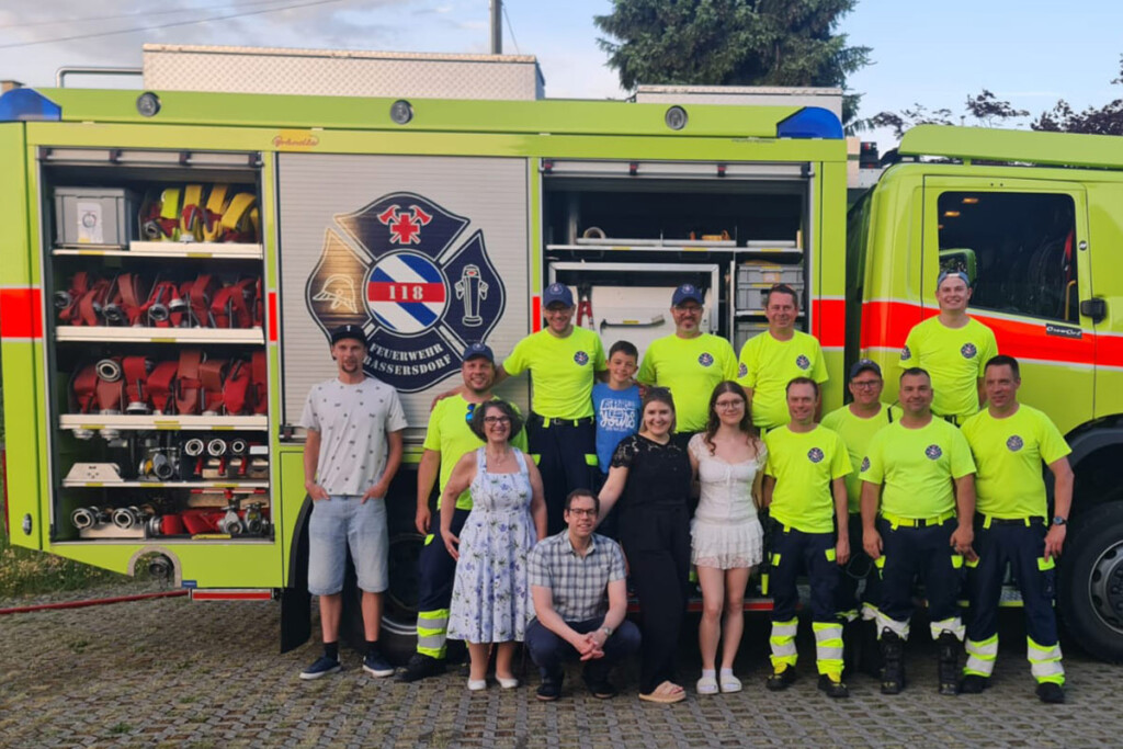 Mit der Feuerwehr auf den Spuren des Pfingstfeuers